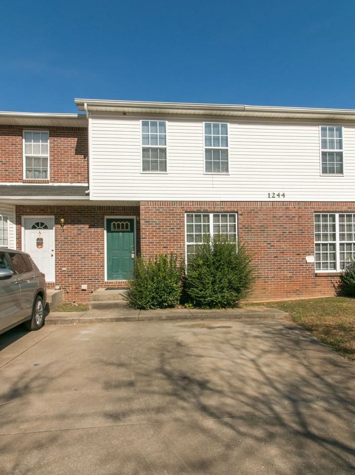 1244 Parkway Pl For Rent - Photo 3 of 26