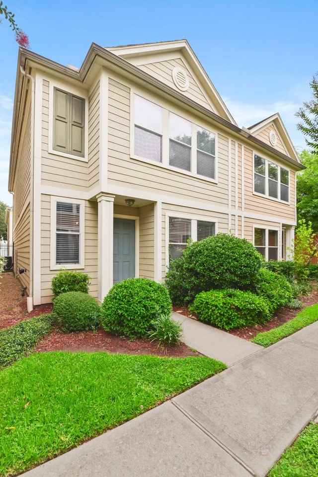 1313 Paige St - Photo 3 of 24