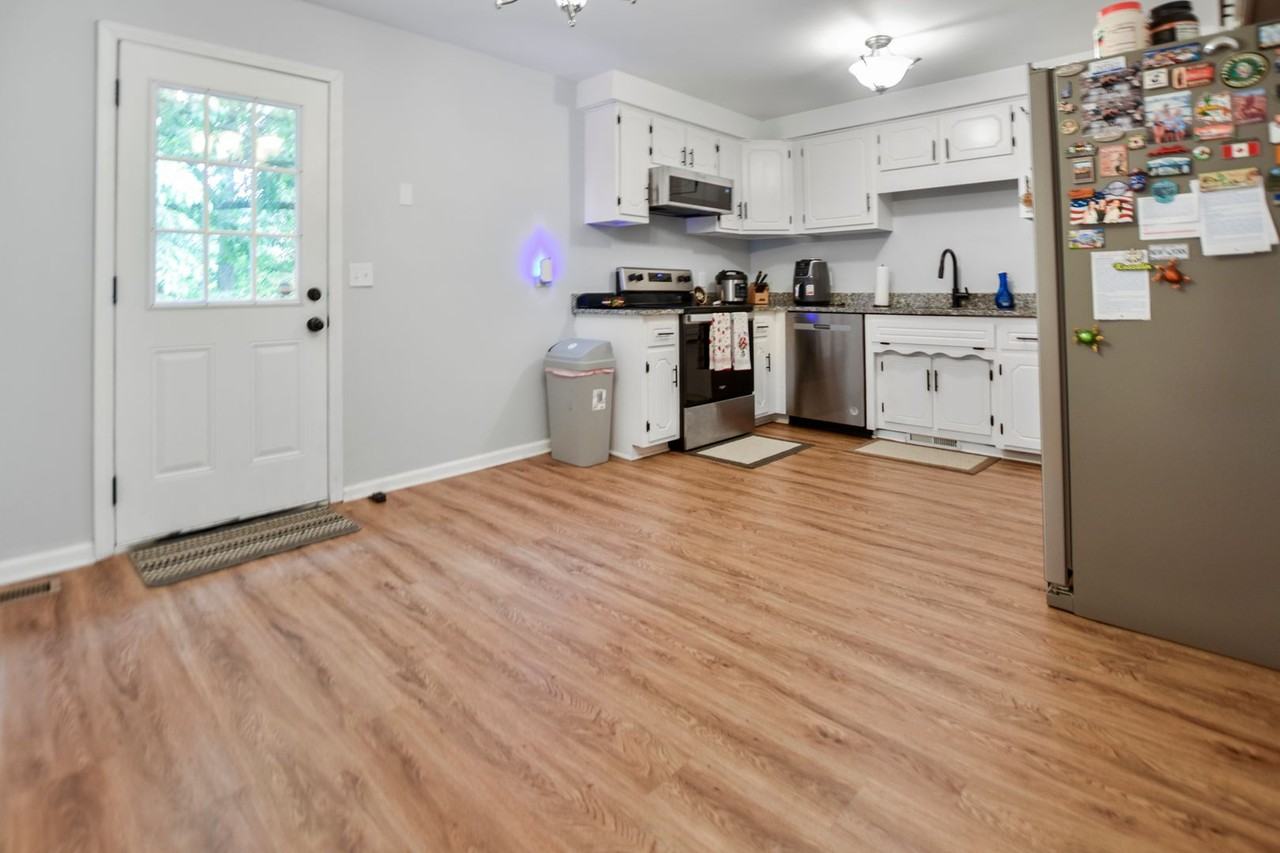 220 Marshall Dr - Photo 5 of 16