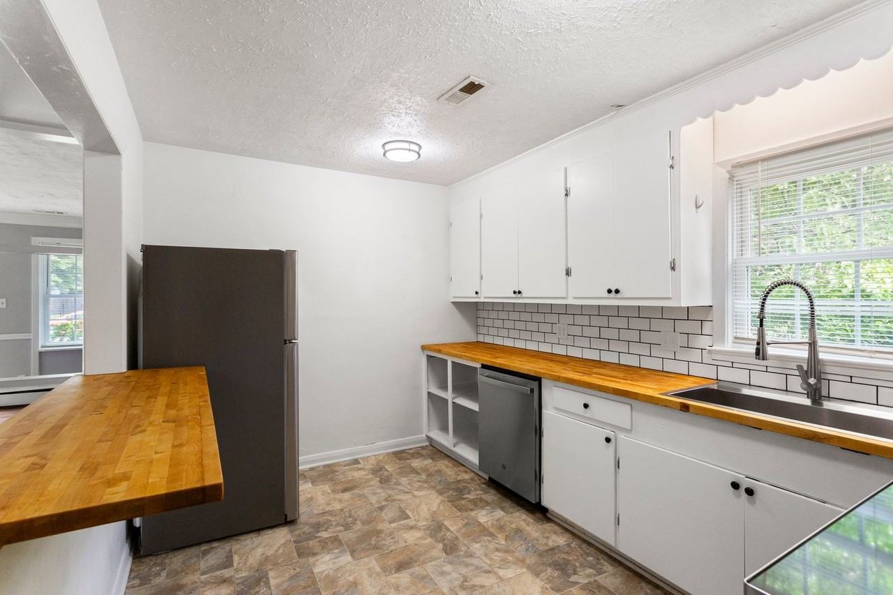 1201 Roberts Rd - Photo 6 of 16