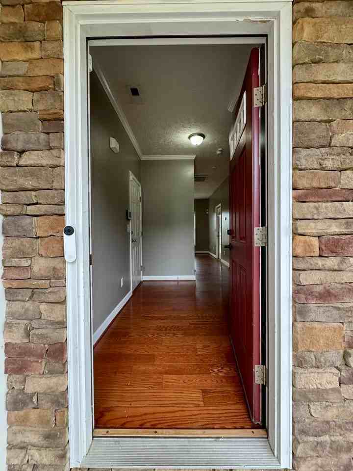 250 Bayleaf Dr - Photo 2 of 25