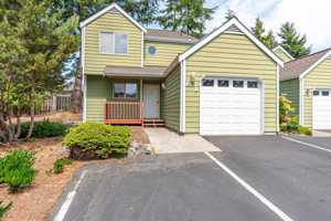 featured image of 1250 Sw Heller St #E1