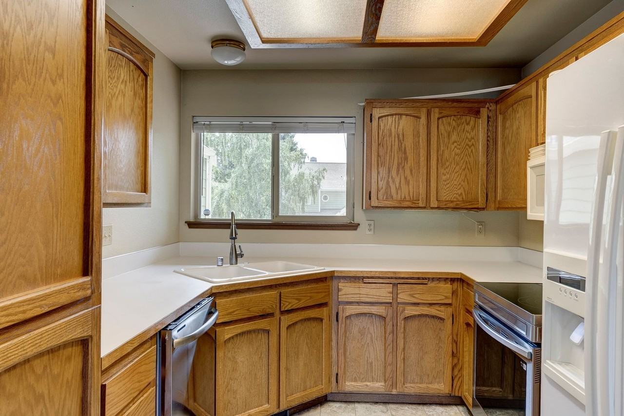 1250 Sw Heller St #E1 - Photo 2 of 17