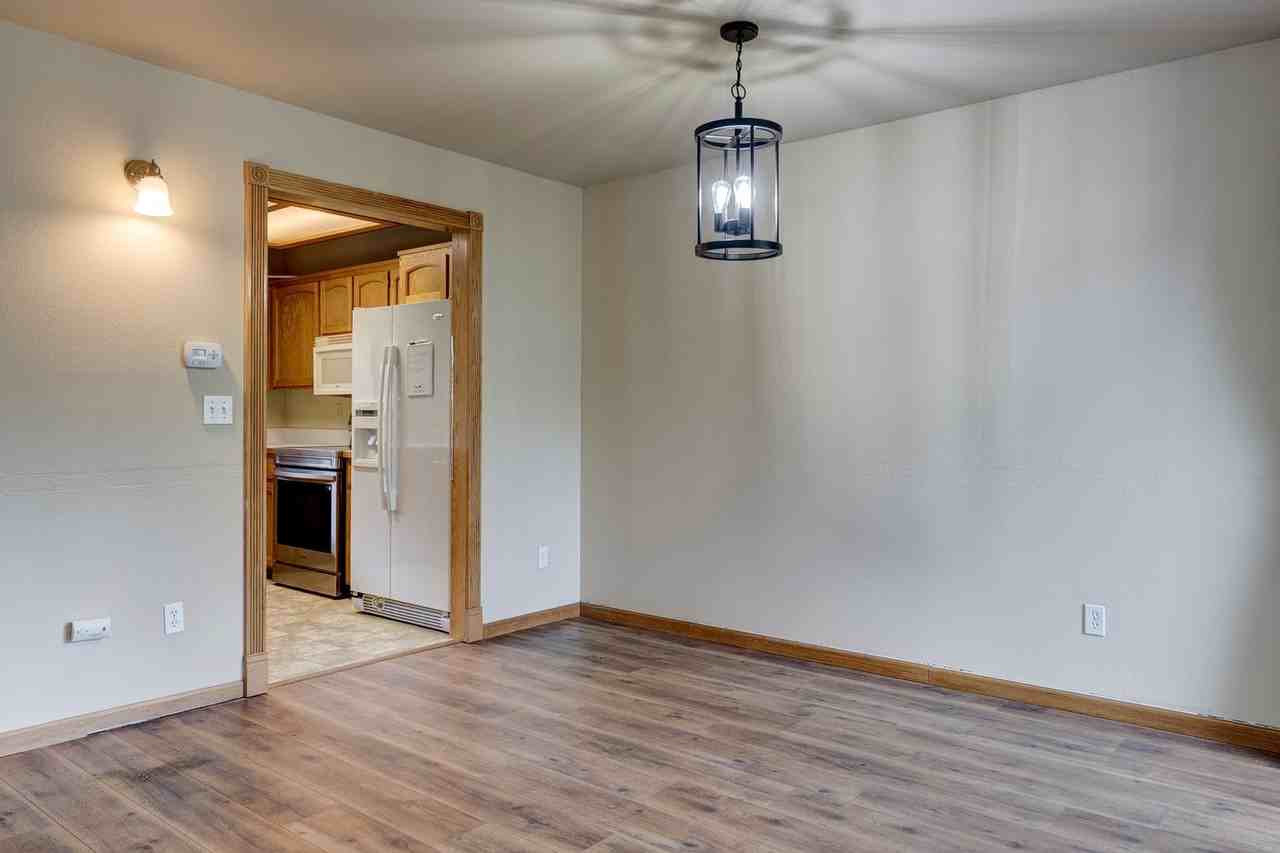 1250 Sw Heller St #E1 - Photo 4 of 17
