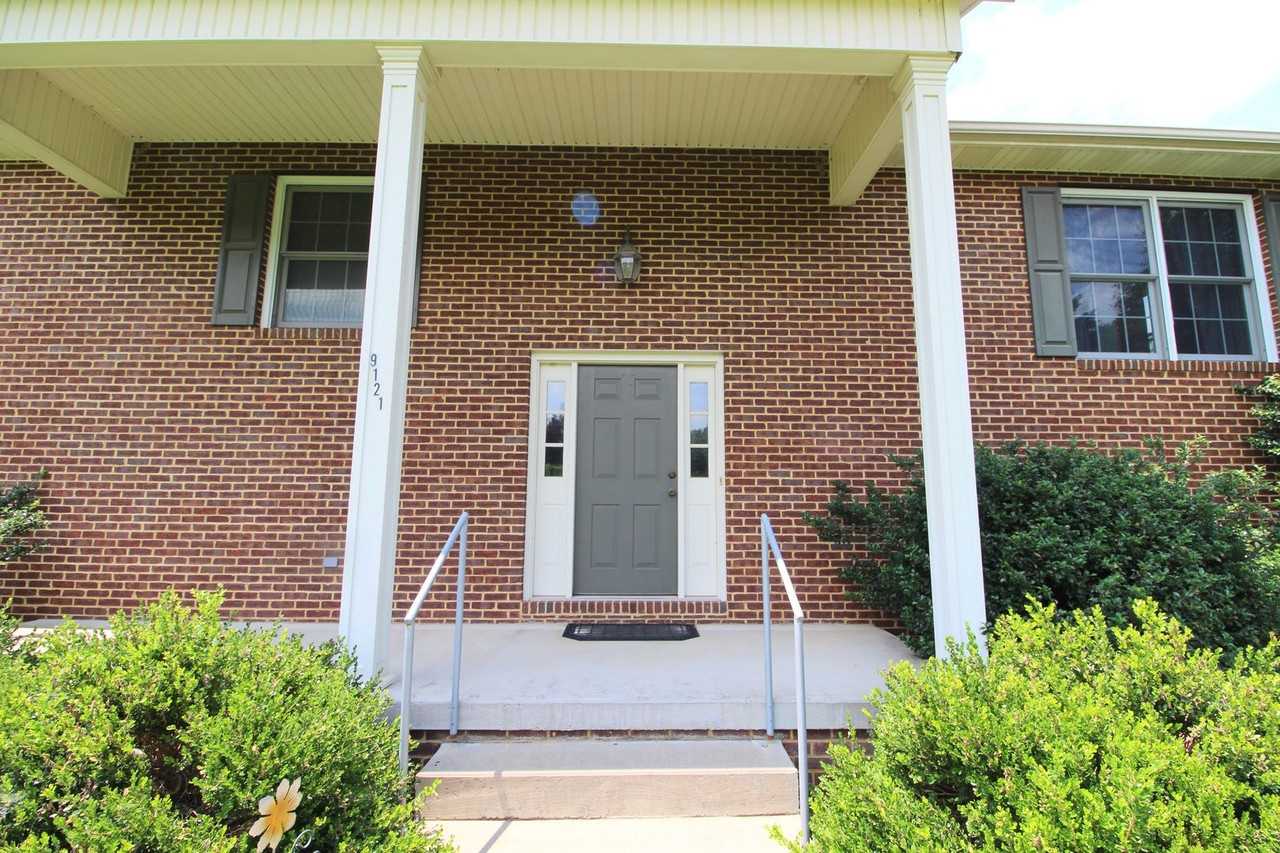 9121 Cherry Grove Rd - Photo 2 of 15