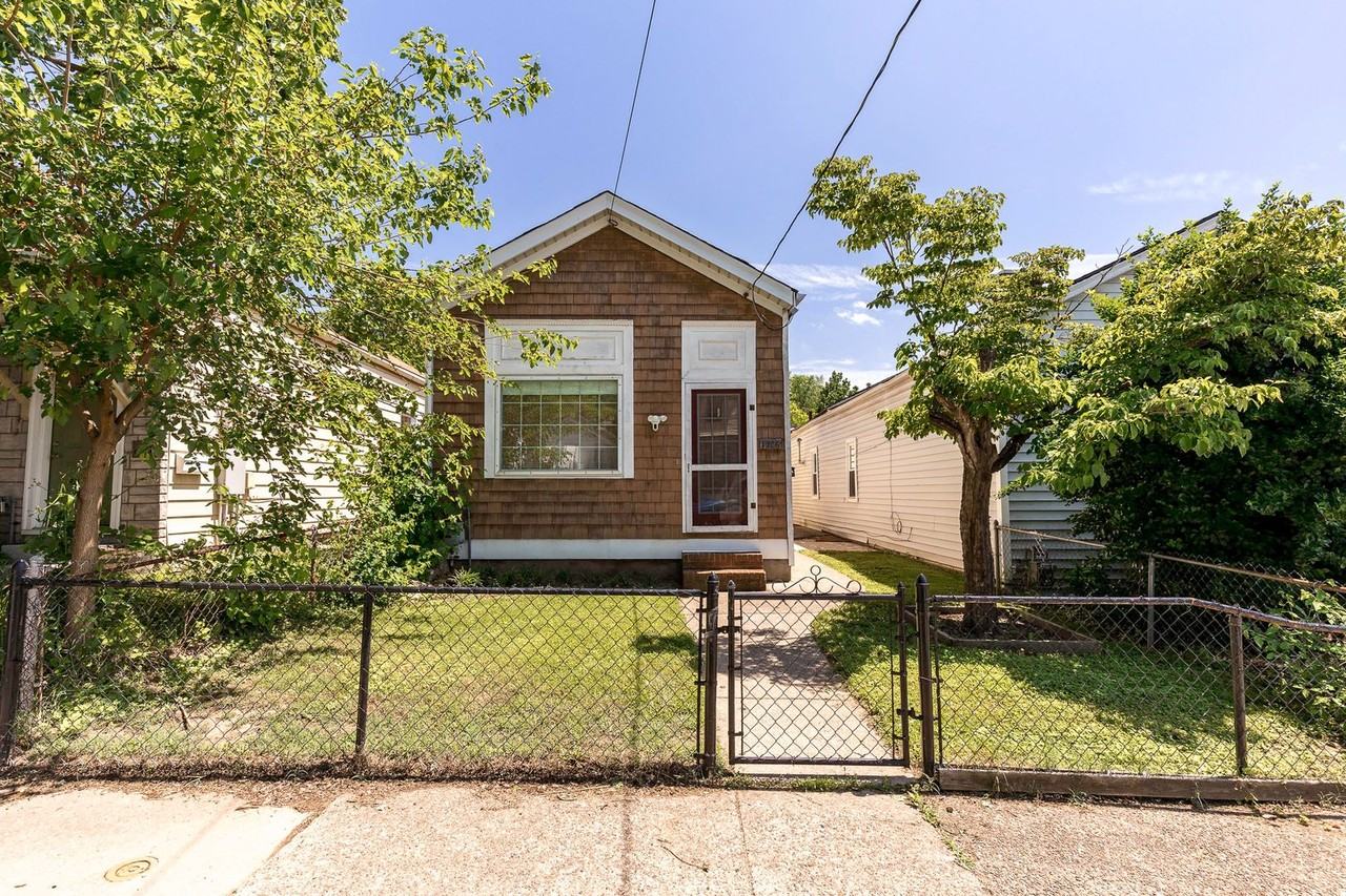 1206 Payne St - Photo 2 of 31