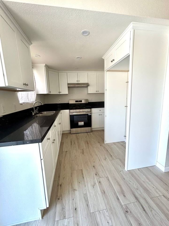 6598 Mojave Ave - Photo 5 of 14