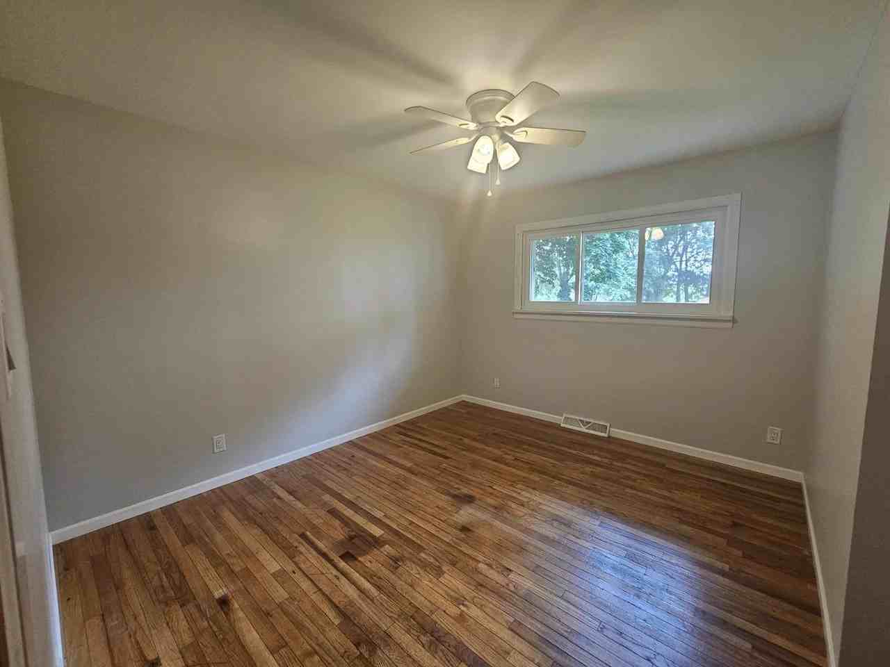 4009 Lor Ron St - Photo 7 of 24