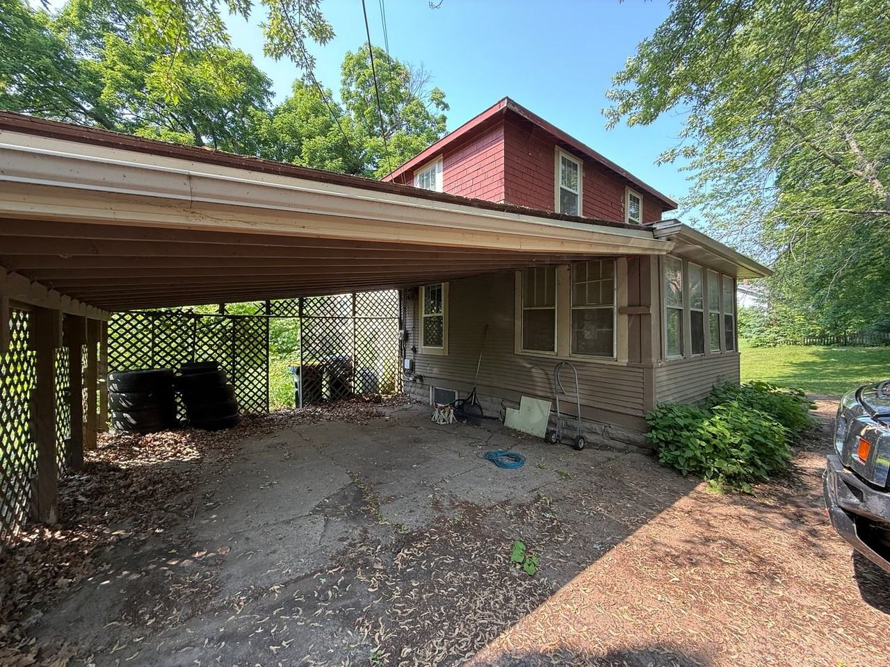 516 Crescent Rd - Photo 2 of 33