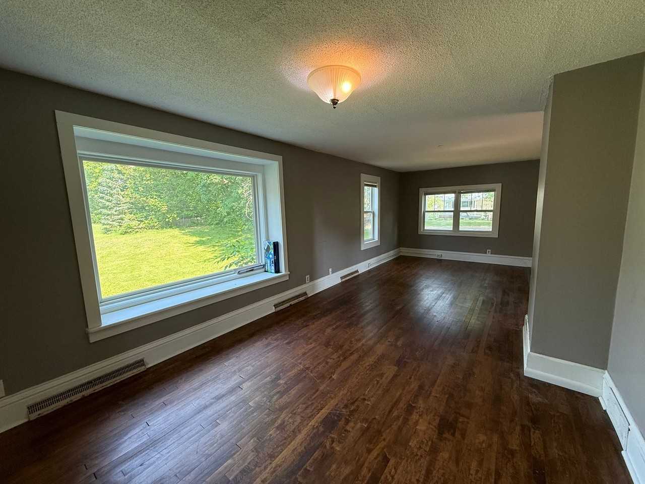 516 Crescent Rd - Photo 3 of 33