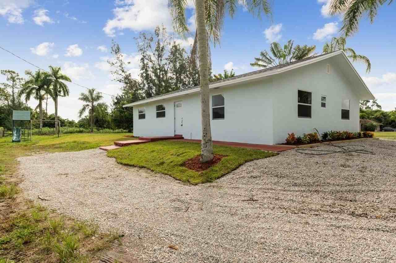 14803 April Dr - Photo 3 of 26