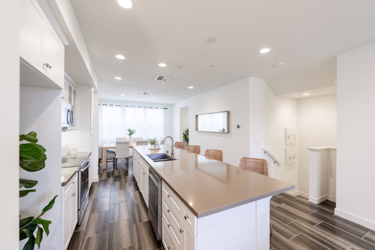 379 Hansen Ter - Photo 2 of 18