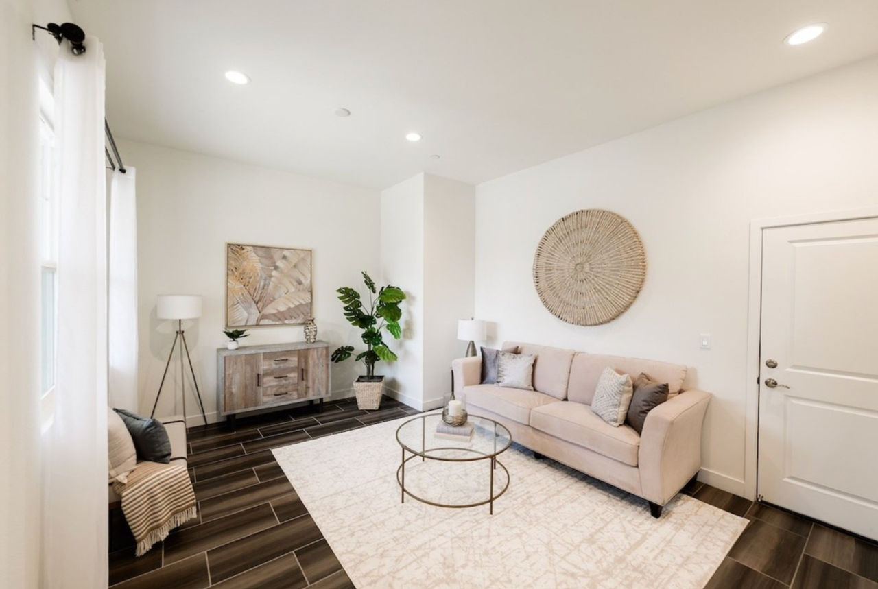 379 Hansen Ter - Photo 3 of 18