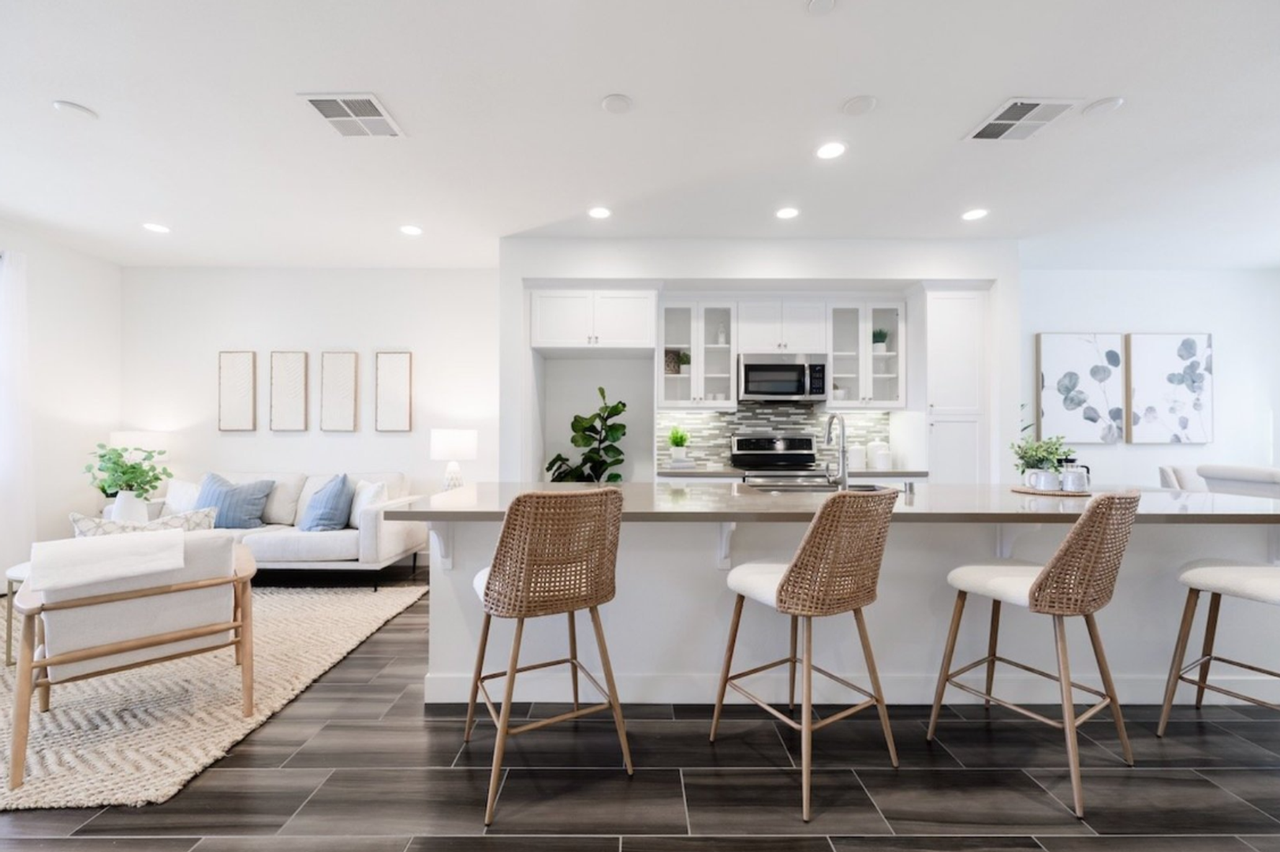 379 Hansen Ter - Photo 4 of 18
