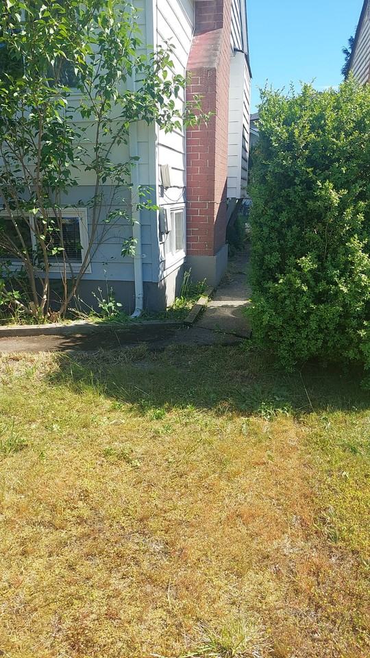 960 Balbirnie Boulevard - Photo 2 of 20