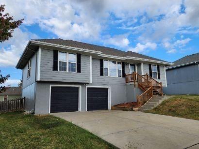 2224 Chanticleer St - Photo 2 of 19