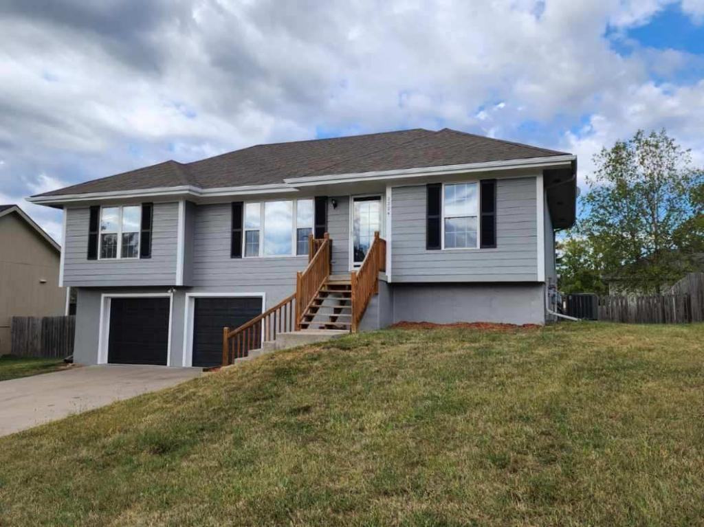 2224 Chanticleer St - Photo 3 of 19