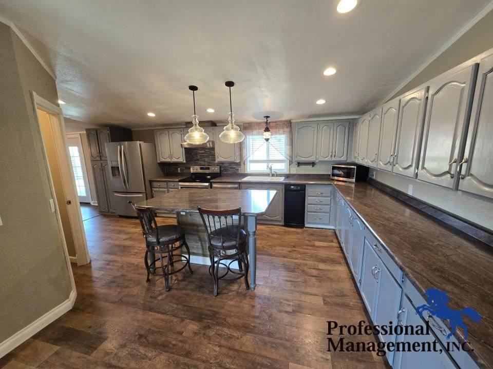 3542 Broken Yoke Dr - Photo 3 of 10