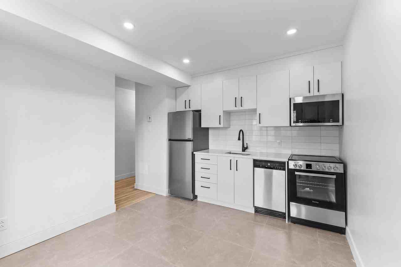 2985 Avenue Mercier - Photo 3 of 9