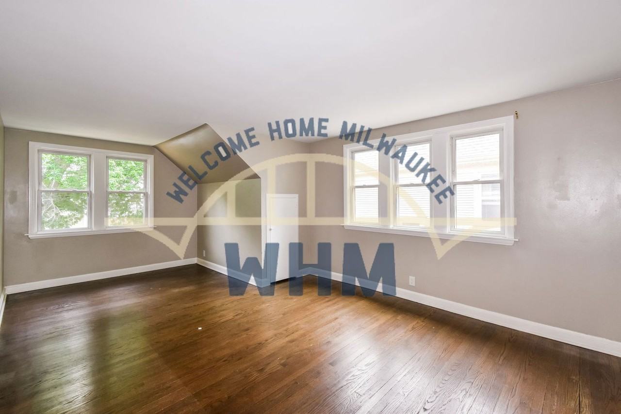 2135 N 62nd St - Photo 4 of 20