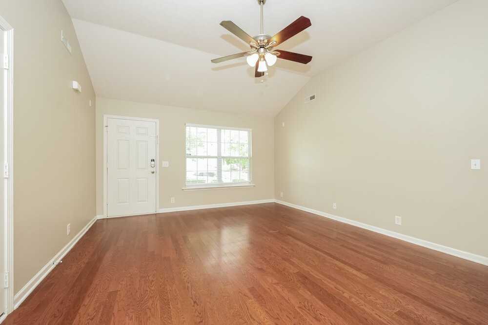1017 Cheryl Ln - Photo 3 of 16