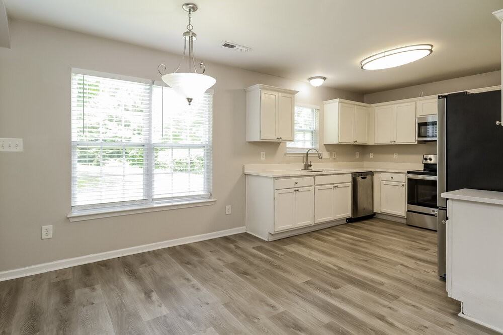 1215 Ben Livingston Rd - Photo 7 of 17