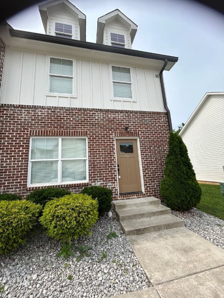 1976 N Dixie Ave #H102