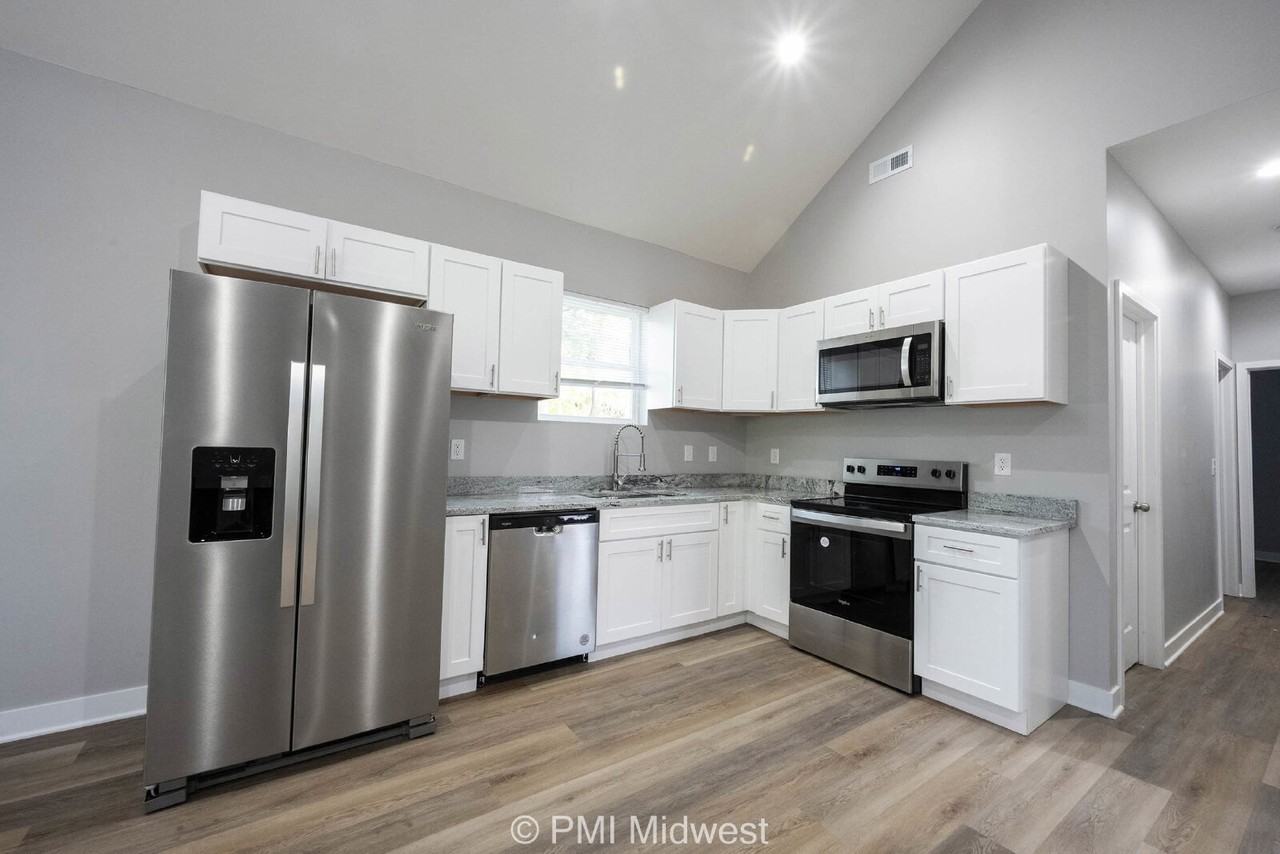 224 W 28th St Unit B - Photo 7 of 30