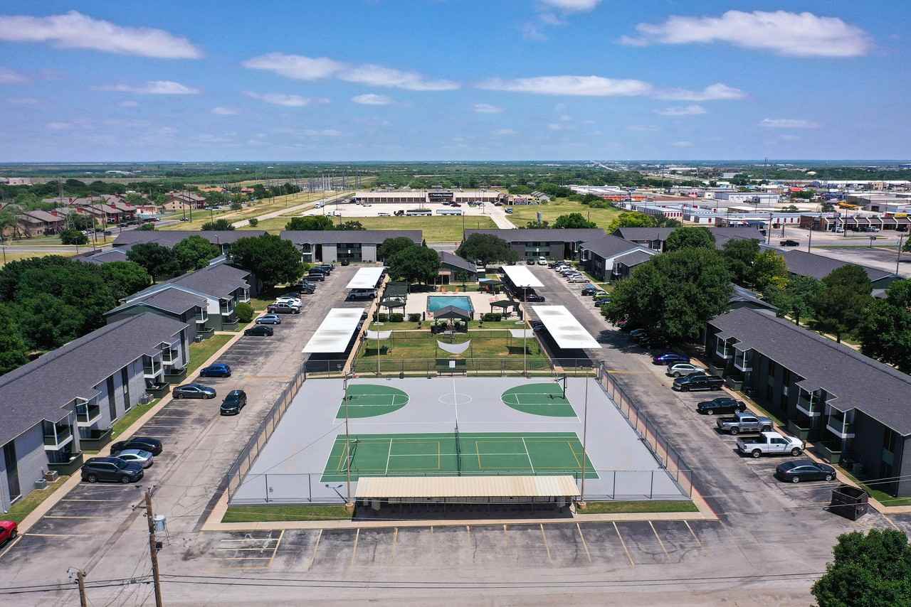 The Edge - Photo 7 of 50