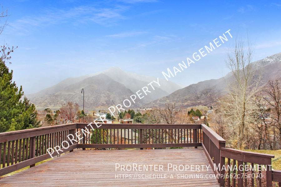8130 Deer Run Way - Photo 3 of 33