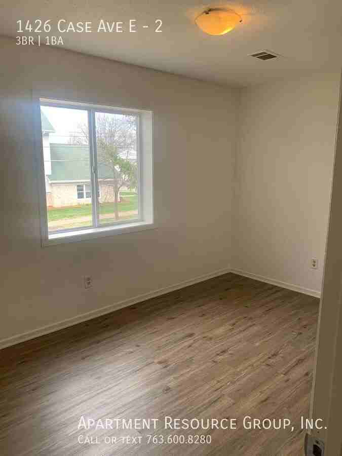 1426 Case Ave E #2 - Photo 3 of 10