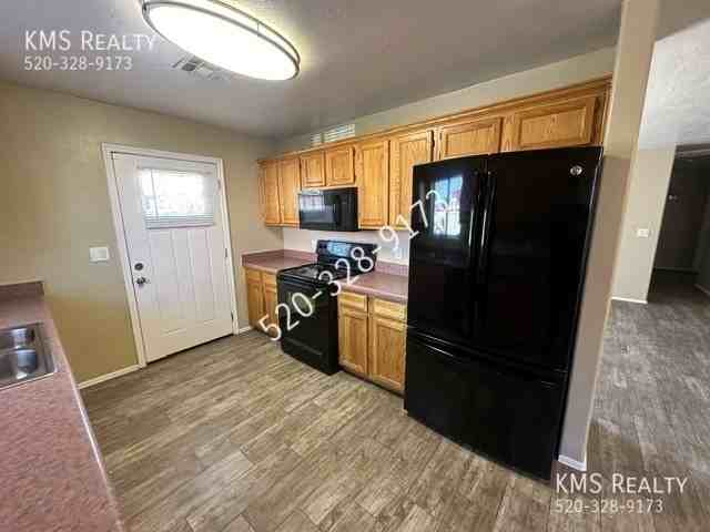 4648 W Calle Don Tomas - Photo 3 of 26