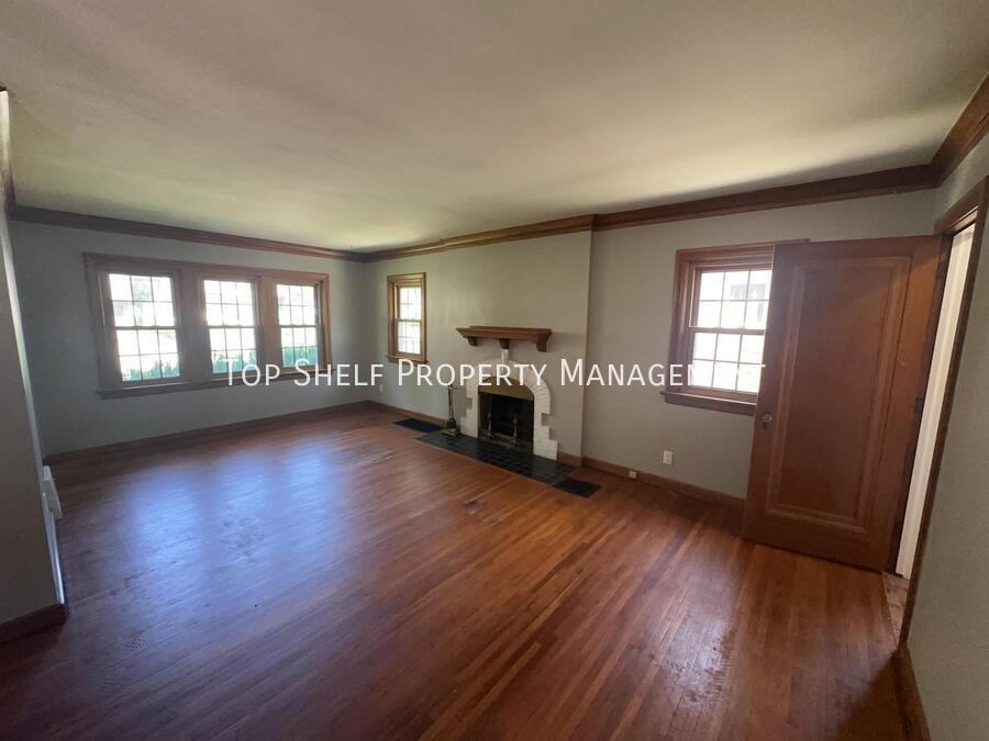 2809 43rd St - Photo 2 of 14