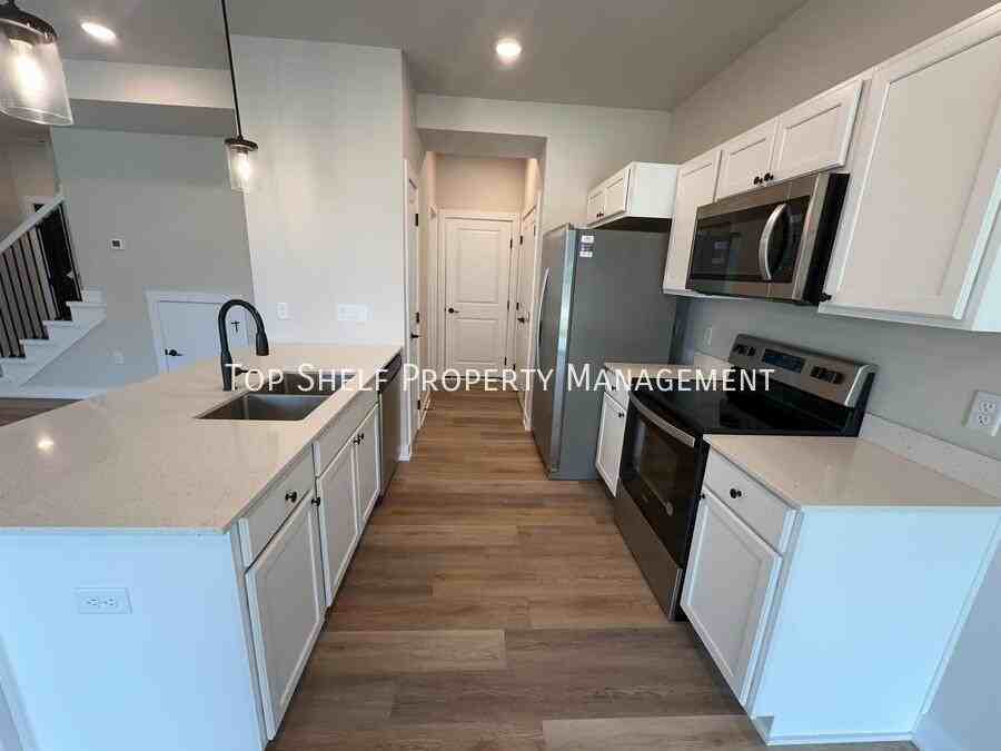 232 Bristlecone Dr - Photo 3 of 15