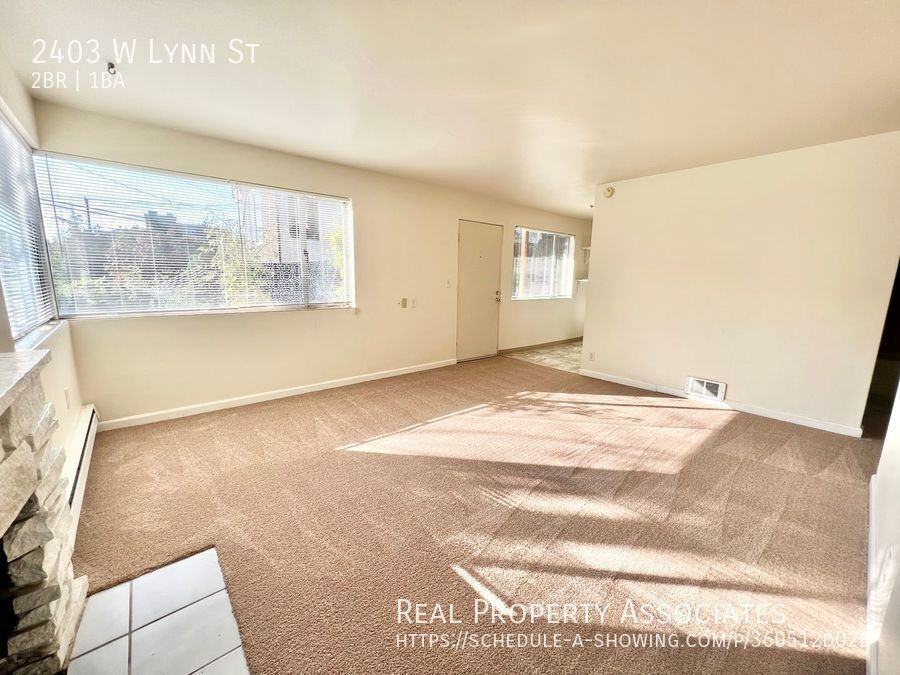 2403 W Lynn St - Photo 2 of 18