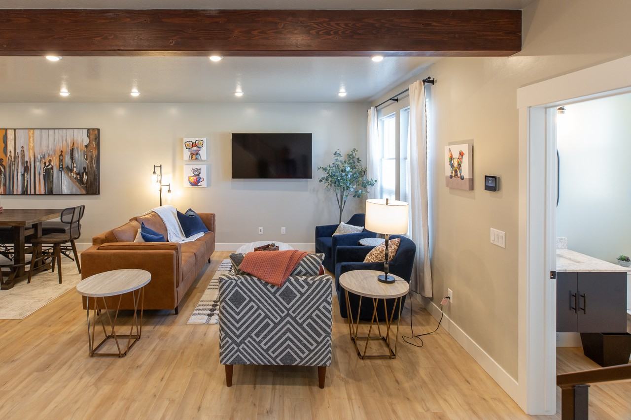 5377 Remington Dr #B - Photo 3 of 35