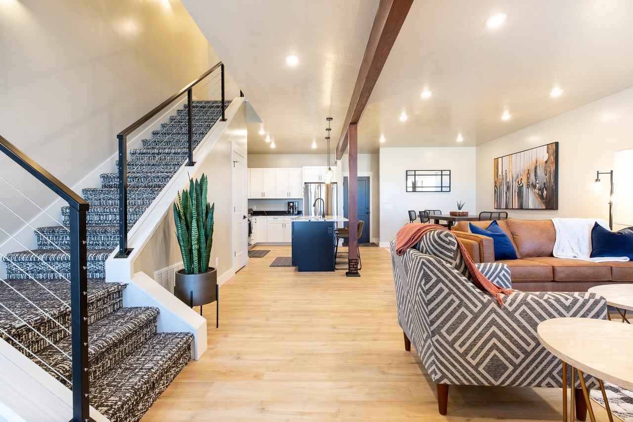 5377 Remington Dr #B - Photo 5 of 35