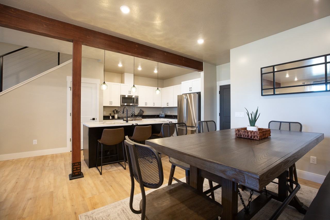 5377 Remington Dr #B - Photo 7 of 35