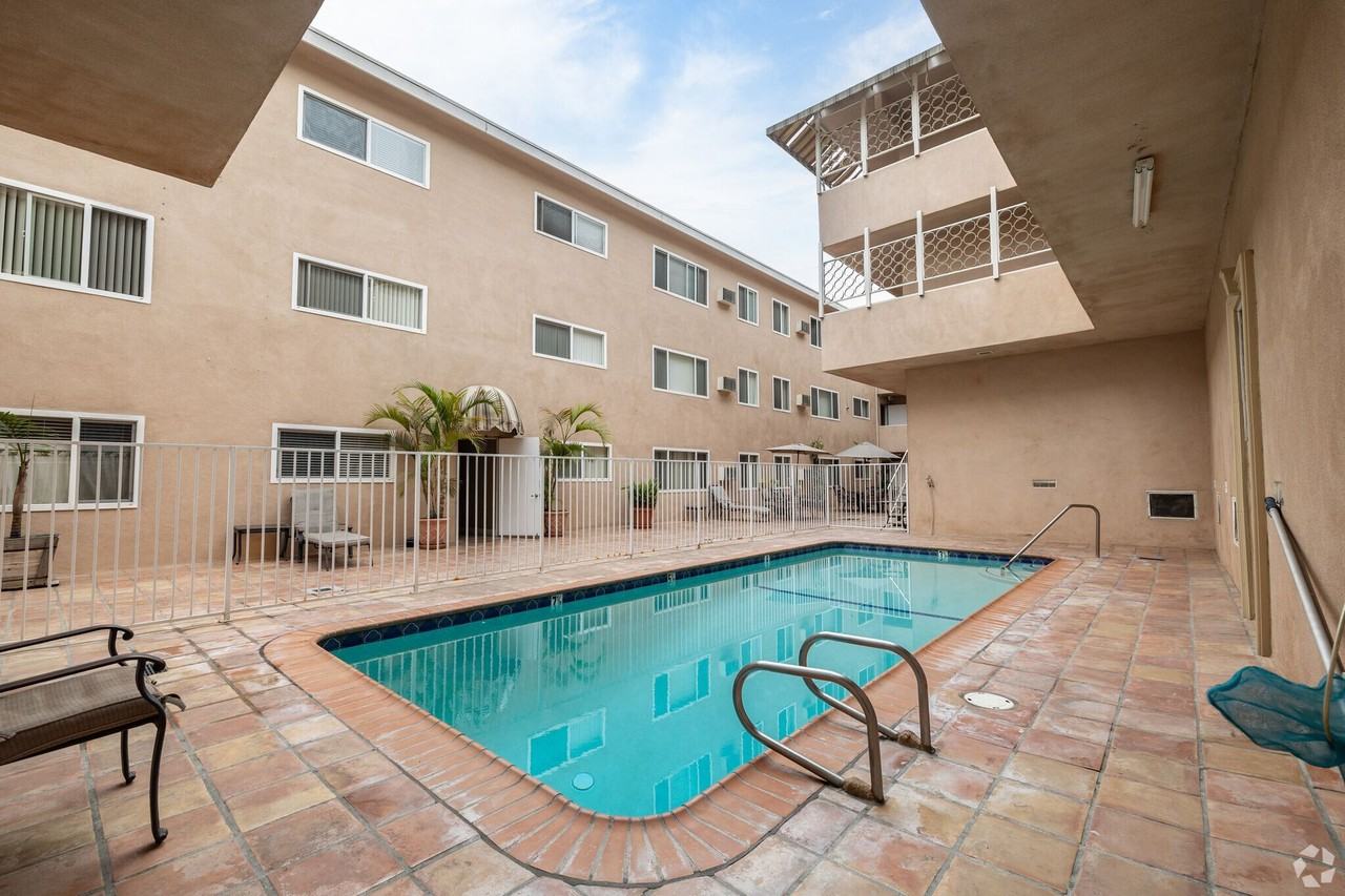 About 4315 Don Tomaso Dr - Photo 4 of 8