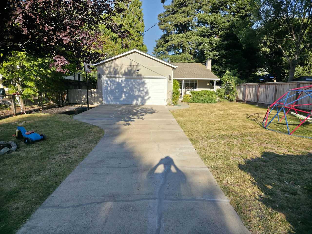 758 Arnold Way #NA - Photo 2 of 18