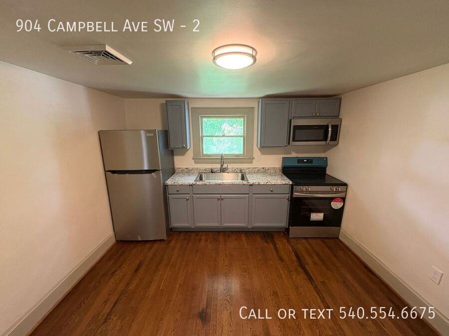 904 Campbell Avenue Southwest #2 - Photo 4 of 10