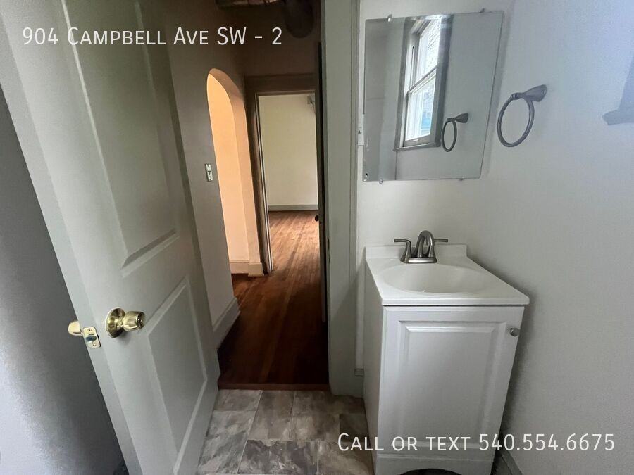 904 Campbell Avenue Southwest #2 - Photo 7 of 10