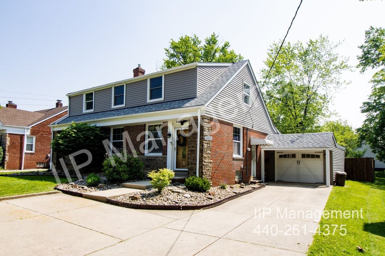 1313 Richmond Rd - Photo 2 of 25