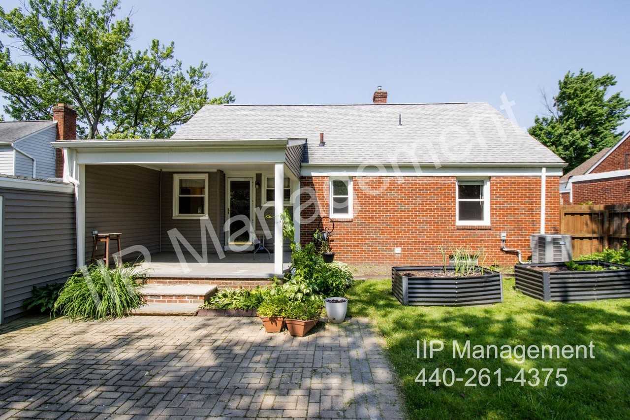 1313 Richmond Rd - Photo 3 of 25