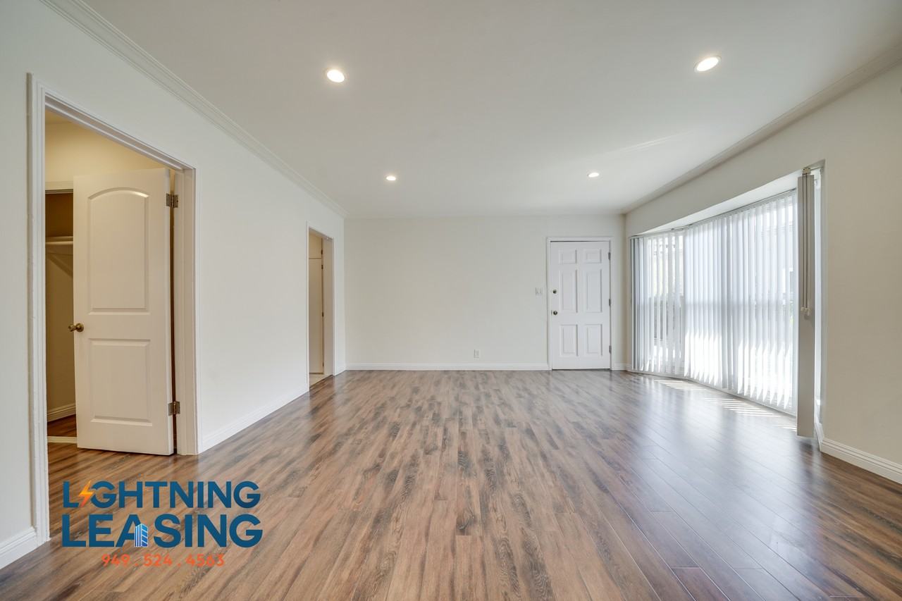 1627 5/3 N Normandie Ave #15D - Photo 3 of 27