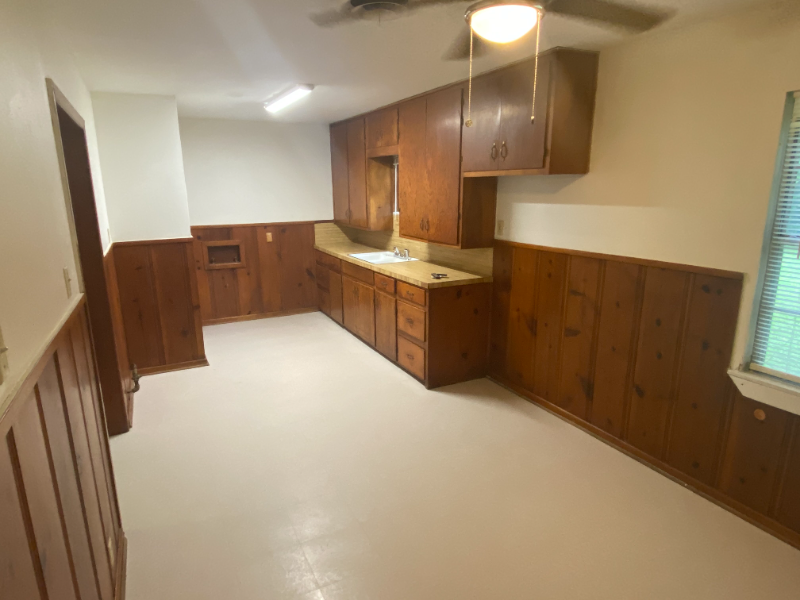 400 Avenue I - Photo 2 of 4