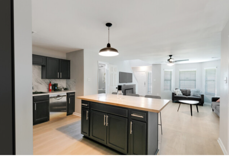 23395 High Point St - Photo 2 of 5