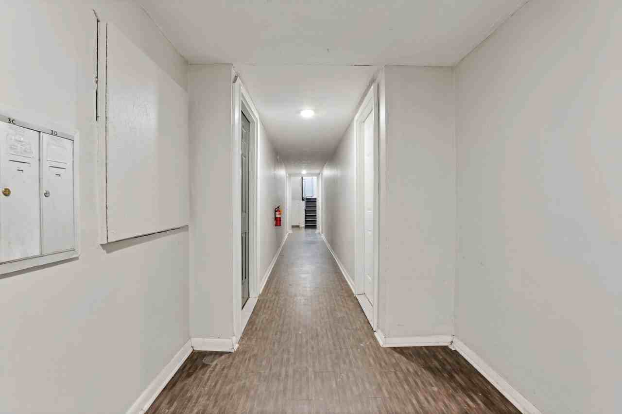 1581 E Mound St #2D - Photo 7 of 30