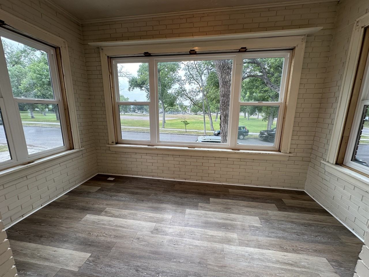119 13th Street North - Photo 3 of 17