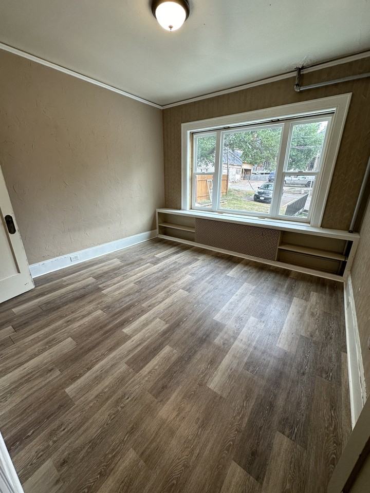 119 13th Street North - Photo 7 of 17